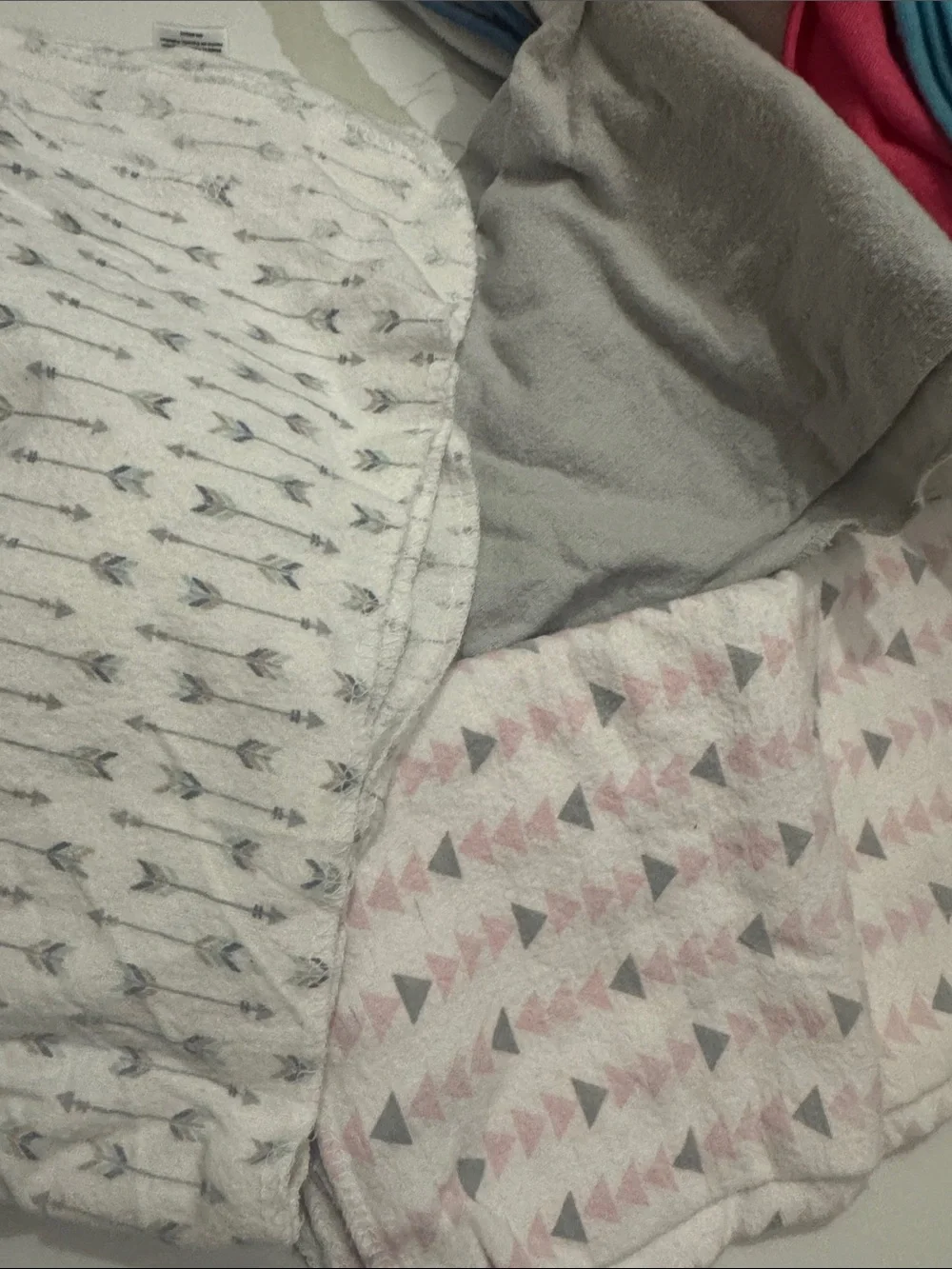 Plush Arrow & Triangle Pattern Baby Blanket - Gray and Pink
